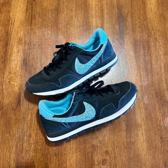 Nike Run Internationalist custom designed w/ Swarovski crystals Wmns Sz 9 - Picture 1 of 9